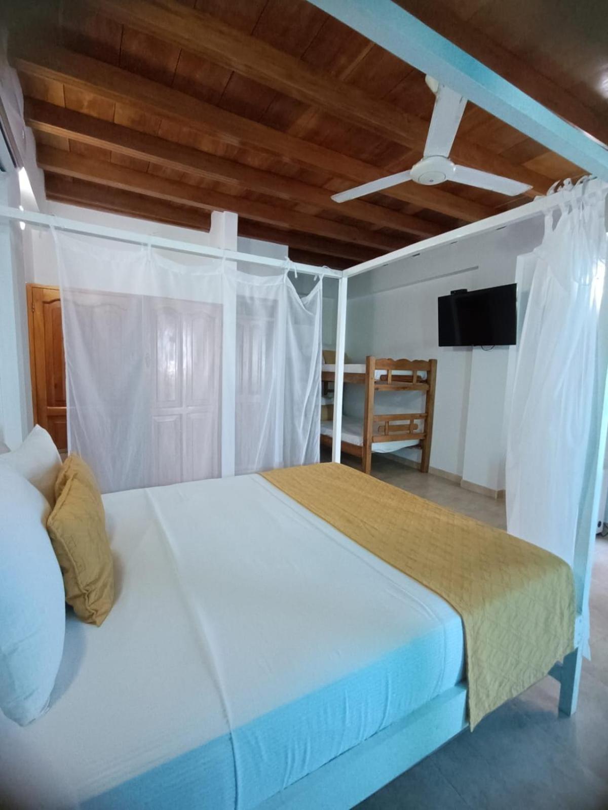 Hotel 3 Banderas Manzanillo Del Mar Картахена Экстерьер фото
